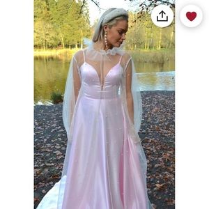 Bridal Pearl Embellished Long Tulle Cape